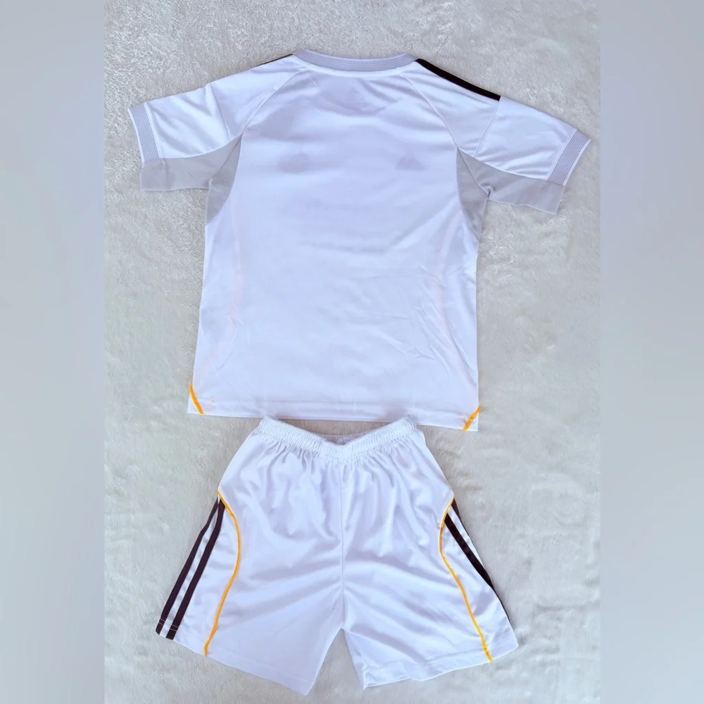 Set Real Madrid kids home kit 25/26 - Picture 2 of 8